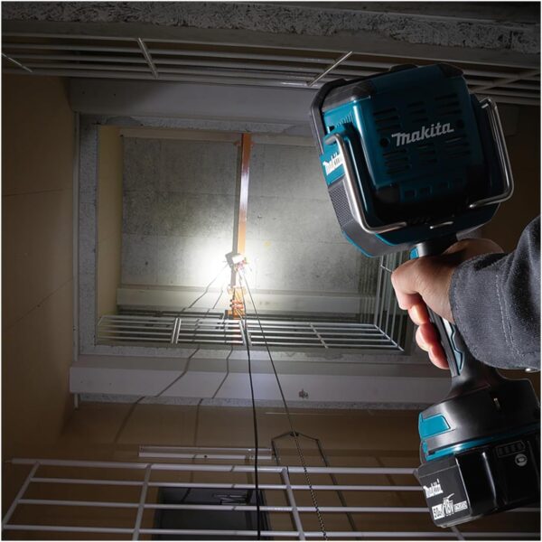 Makita DML812 14.4V/18V Li-ion LXT Flashlight – Batteries and Charger Not Included