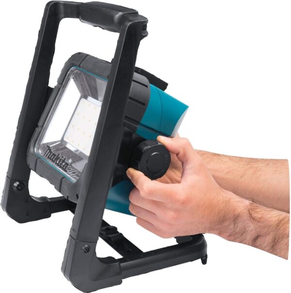 Makita DML805/2 Cordless/ 240V Worklight – Battery And Charger Not Included [Energy Class A]