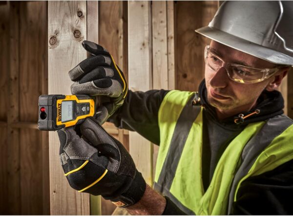 DEWALT DWHT77100-XJ Laser Distance Measurer 30m
