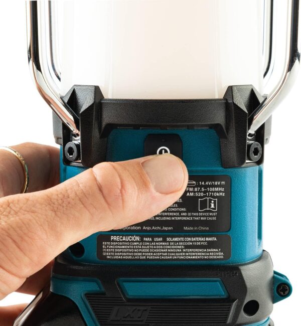 Makita DMR055 14.4V/18V Li-ion LXT Radio with Lantern – Batteries and Charger Not Included [Energy Class A+]