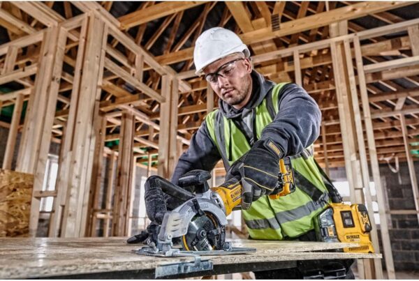 DEWALT DCS571N-XJ Compact Circular Saw 18V XR, Bare Unit