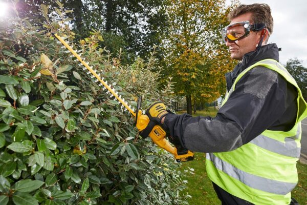 DEWALT DCM563PB-XJ 18 V 5 A XR Cordless Bare Unit Hedge Trimmer – Yellow
